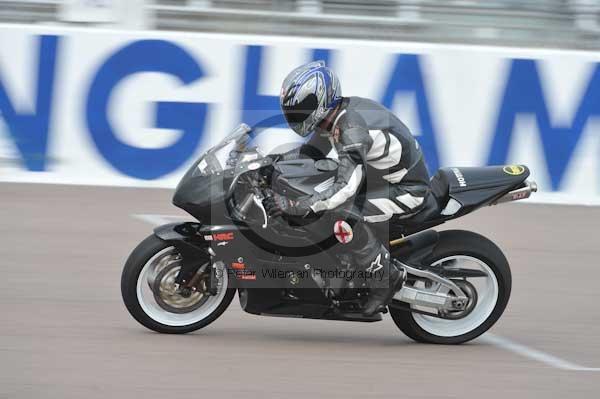 Motorcycle action photographs;Rockingham;Rockingham photographs;Trackday digital images;event digital images;eventdigitalimages;no limits trackday;peter wileman photography;rockingham corby northamptonshire;trackday;trackday photos