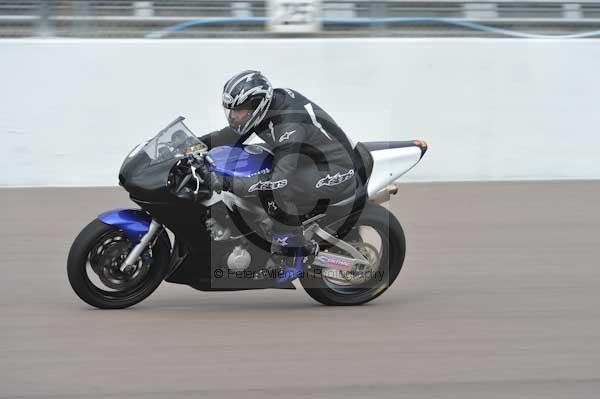 Motorcycle action photographs;Rockingham;Rockingham photographs;Trackday digital images;event digital images;eventdigitalimages;no limits trackday;peter wileman photography;rockingham corby northamptonshire;trackday;trackday photos