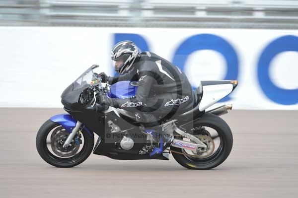 Motorcycle action photographs;Rockingham;Rockingham photographs;Trackday digital images;event digital images;eventdigitalimages;no limits trackday;peter wileman photography;rockingham corby northamptonshire;trackday;trackday photos