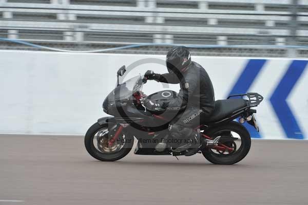 Motorcycle action photographs;Rockingham;Rockingham photographs;Trackday digital images;event digital images;eventdigitalimages;no limits trackday;peter wileman photography;rockingham corby northamptonshire;trackday;trackday photos