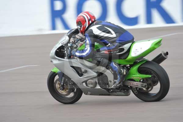 Motorcycle action photographs;Rockingham;Rockingham photographs;Trackday digital images;event digital images;eventdigitalimages;no limits trackday;peter wileman photography;rockingham corby northamptonshire;trackday;trackday photos