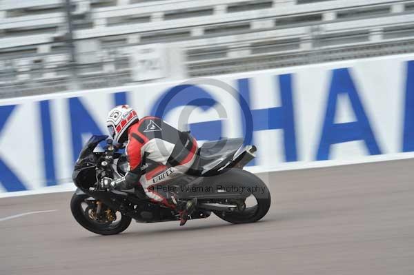 Motorcycle action photographs;Rockingham;Rockingham photographs;Trackday digital images;event digital images;eventdigitalimages;no limits trackday;peter wileman photography;rockingham corby northamptonshire;trackday;trackday photos