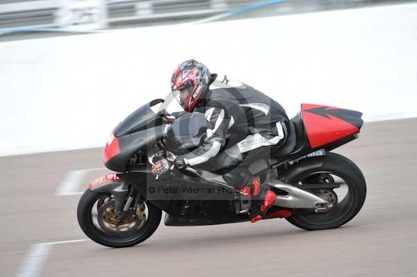 Motorcycle action photographs;Rockingham;Rockingham photographs;Trackday digital images;event digital images;eventdigitalimages;no limits trackday;peter wileman photography;rockingham corby northamptonshire;trackday;trackday photos