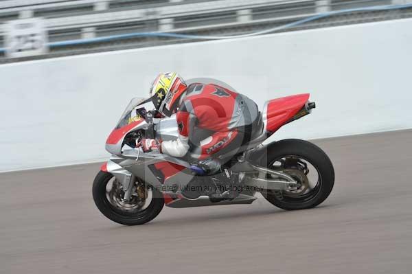 Motorcycle action photographs;Rockingham;Rockingham photographs;Trackday digital images;event digital images;eventdigitalimages;no limits trackday;peter wileman photography;rockingham corby northamptonshire;trackday;trackday photos