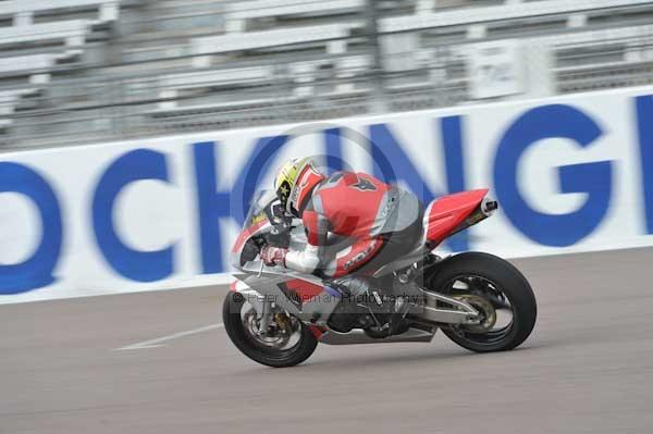 Motorcycle action photographs;Rockingham;Rockingham photographs;Trackday digital images;event digital images;eventdigitalimages;no limits trackday;peter wileman photography;rockingham corby northamptonshire;trackday;trackday photos