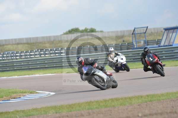 Motorcycle action photographs;Rockingham;Rockingham photographs;Trackday digital images;event digital images;eventdigitalimages;no limits trackday;peter wileman photography;rockingham corby northamptonshire;trackday;trackday photos