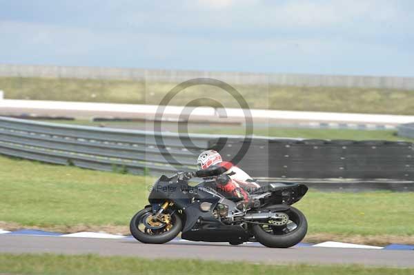 Motorcycle action photographs;Rockingham;Rockingham photographs;Trackday digital images;event digital images;eventdigitalimages;no limits trackday;peter wileman photography;rockingham corby northamptonshire;trackday;trackday photos