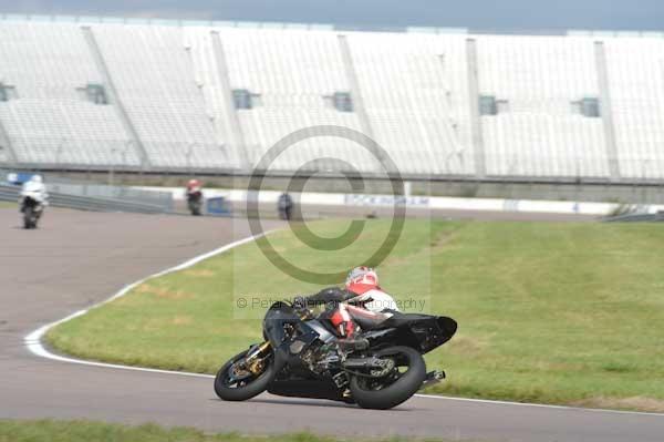 Motorcycle action photographs;Rockingham;Rockingham photographs;Trackday digital images;event digital images;eventdigitalimages;no limits trackday;peter wileman photography;rockingham corby northamptonshire;trackday;trackday photos