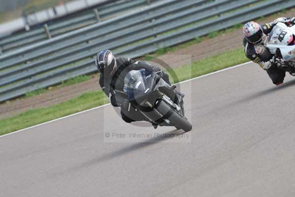 Motorcycle action photographs;Rockingham;Rockingham photographs;Trackday digital images;event digital images;eventdigitalimages;no limits trackday;peter wileman photography;rockingham corby northamptonshire;trackday;trackday photos