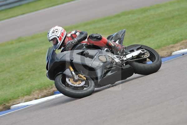 Motorcycle action photographs;Rockingham;Rockingham photographs;Trackday digital images;event digital images;eventdigitalimages;no limits trackday;peter wileman photography;rockingham corby northamptonshire;trackday;trackday photos