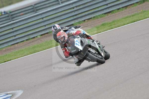 Motorcycle action photographs;Rockingham;Rockingham photographs;Trackday digital images;event digital images;eventdigitalimages;no limits trackday;peter wileman photography;rockingham corby northamptonshire;trackday;trackday photos