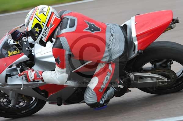 Motorcycle action photographs;Rockingham;Rockingham photographs;Trackday digital images;event digital images;eventdigitalimages;no limits trackday;peter wileman photography;rockingham corby northamptonshire;trackday;trackday photos