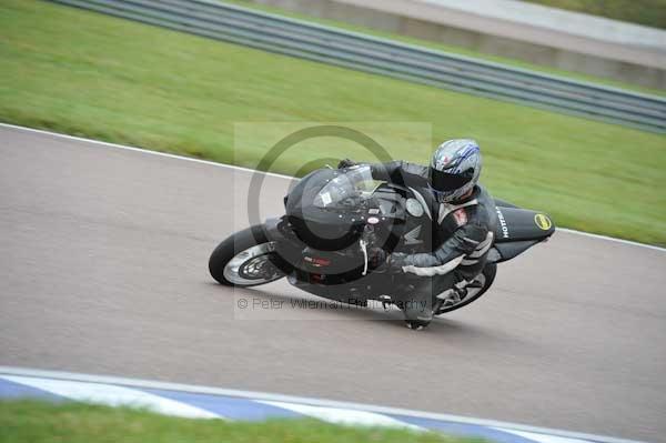 Motorcycle action photographs;Rockingham;Rockingham photographs;Trackday digital images;event digital images;eventdigitalimages;no limits trackday;peter wileman photography;rockingham corby northamptonshire;trackday;trackday photos