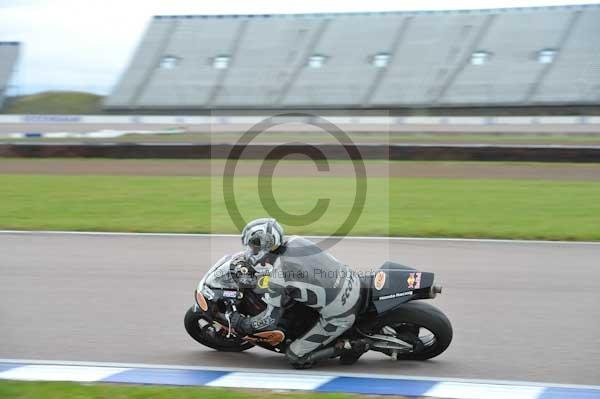 Motorcycle action photographs;Rockingham;Rockingham photographs;Trackday digital images;event digital images;eventdigitalimages;no limits trackday;peter wileman photography;rockingham corby northamptonshire;trackday;trackday photos