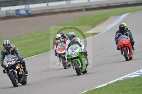 Motorcycle action photographs;Rockingham;Rockingham photographs;Trackday digital images;event digital images;eventdigitalimages;no limits trackday;peter wileman photography;rockingham corby northamptonshire;trackday;trackday photos