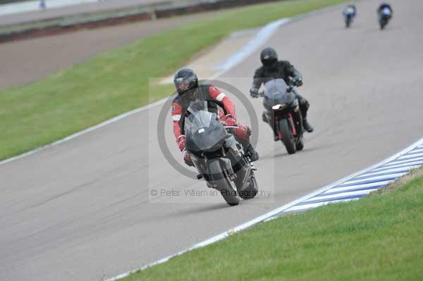 Motorcycle action photographs;Rockingham;Rockingham photographs;Trackday digital images;event digital images;eventdigitalimages;no limits trackday;peter wileman photography;rockingham corby northamptonshire;trackday;trackday photos