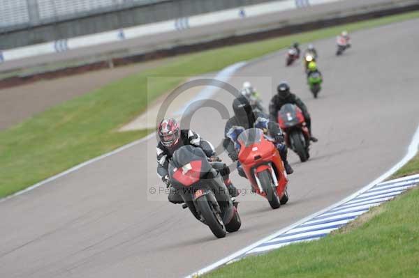 Motorcycle action photographs;Rockingham;Rockingham photographs;Trackday digital images;event digital images;eventdigitalimages;no limits trackday;peter wileman photography;rockingham corby northamptonshire;trackday;trackday photos