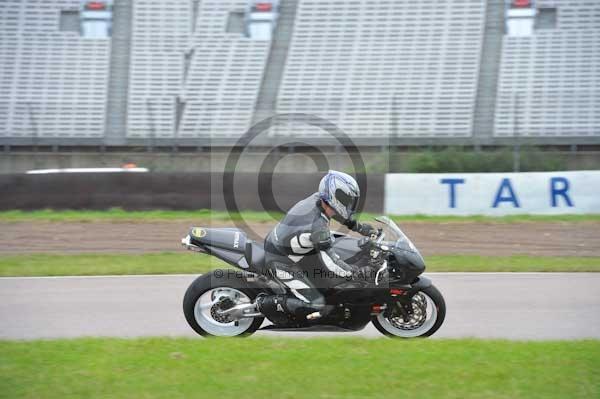 Motorcycle action photographs;Rockingham;Rockingham photographs;Trackday digital images;event digital images;eventdigitalimages;no limits trackday;peter wileman photography;rockingham corby northamptonshire;trackday;trackday photos