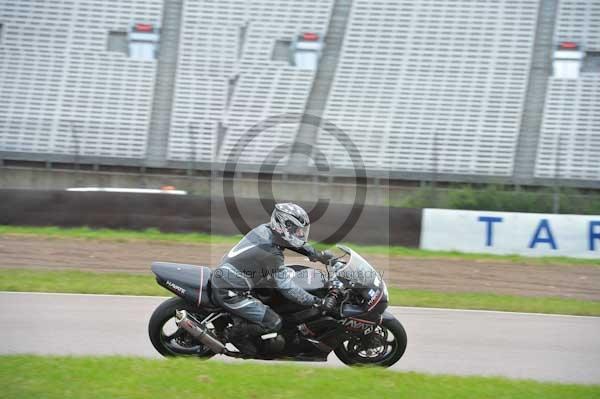 Motorcycle action photographs;Rockingham;Rockingham photographs;Trackday digital images;event digital images;eventdigitalimages;no limits trackday;peter wileman photography;rockingham corby northamptonshire;trackday;trackday photos