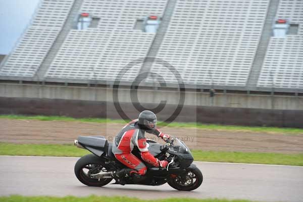 Motorcycle action photographs;Rockingham;Rockingham photographs;Trackday digital images;event digital images;eventdigitalimages;no limits trackday;peter wileman photography;rockingham corby northamptonshire;trackday;trackday photos