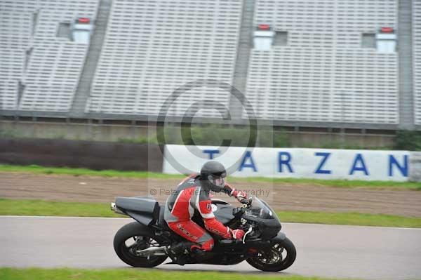 Motorcycle action photographs;Rockingham;Rockingham photographs;Trackday digital images;event digital images;eventdigitalimages;no limits trackday;peter wileman photography;rockingham corby northamptonshire;trackday;trackday photos