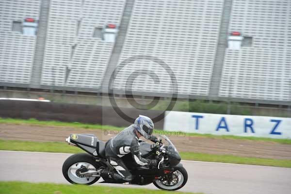 Motorcycle action photographs;Rockingham;Rockingham photographs;Trackday digital images;event digital images;eventdigitalimages;no limits trackday;peter wileman photography;rockingham corby northamptonshire;trackday;trackday photos