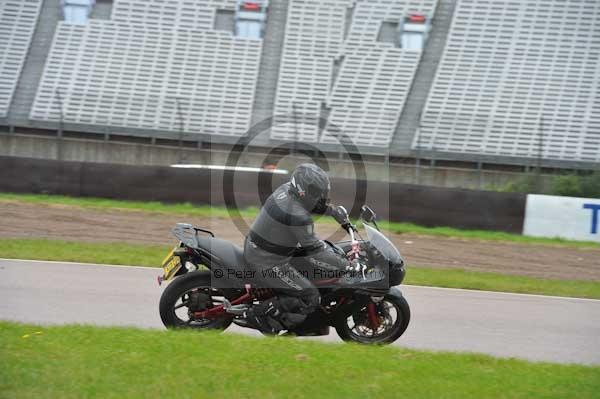 Motorcycle action photographs;Rockingham;Rockingham photographs;Trackday digital images;event digital images;eventdigitalimages;no limits trackday;peter wileman photography;rockingham corby northamptonshire;trackday;trackday photos