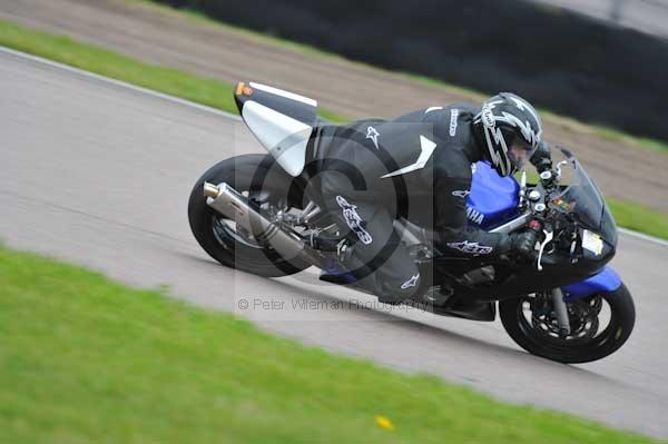 Motorcycle action photographs;Rockingham;Rockingham photographs;Trackday digital images;event digital images;eventdigitalimages;no limits trackday;peter wileman photography;rockingham corby northamptonshire;trackday;trackday photos