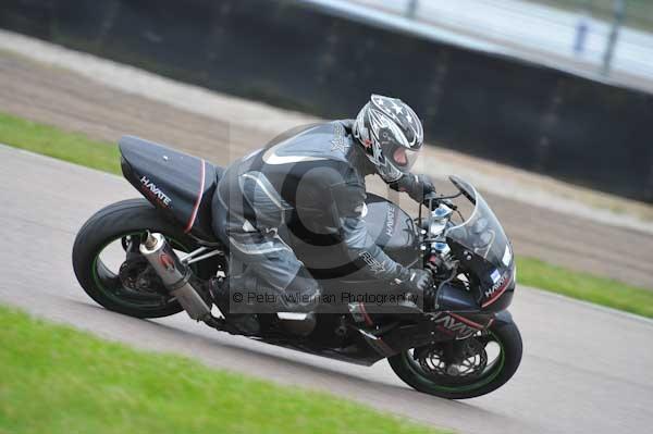 Motorcycle action photographs;Rockingham;Rockingham photographs;Trackday digital images;event digital images;eventdigitalimages;no limits trackday;peter wileman photography;rockingham corby northamptonshire;trackday;trackday photos