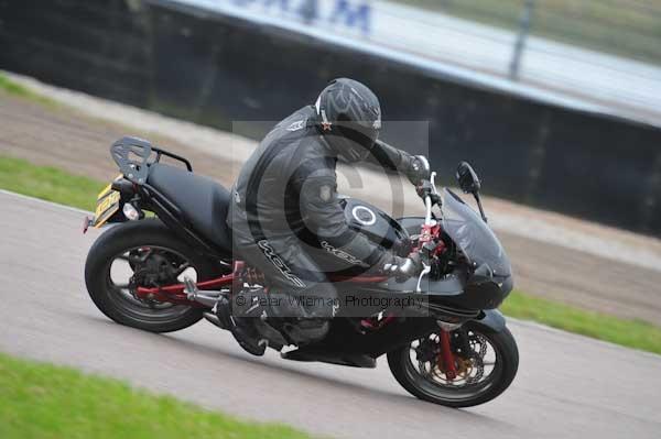 Motorcycle action photographs;Rockingham;Rockingham photographs;Trackday digital images;event digital images;eventdigitalimages;no limits trackday;peter wileman photography;rockingham corby northamptonshire;trackday;trackday photos