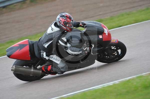 Motorcycle action photographs;Rockingham;Rockingham photographs;Trackday digital images;event digital images;eventdigitalimages;no limits trackday;peter wileman photography;rockingham corby northamptonshire;trackday;trackday photos