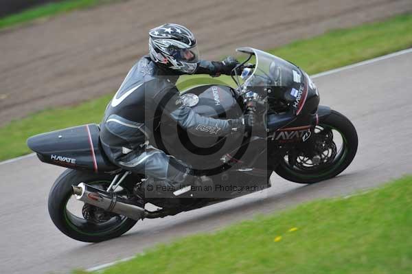 Motorcycle action photographs;Rockingham;Rockingham photographs;Trackday digital images;event digital images;eventdigitalimages;no limits trackday;peter wileman photography;rockingham corby northamptonshire;trackday;trackday photos