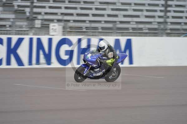 Motorcycle action photographs;Rockingham;Rockingham photographs;Trackday digital images;event digital images;eventdigitalimages;no limits trackday;peter wileman photography;rockingham corby northamptonshire;trackday;trackday photos