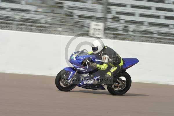 Motorcycle action photographs;Rockingham;Rockingham photographs;Trackday digital images;event digital images;eventdigitalimages;no limits trackday;peter wileman photography;rockingham corby northamptonshire;trackday;trackday photos