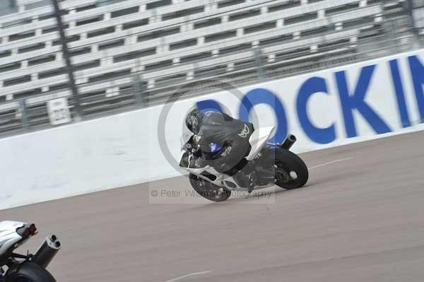 Motorcycle action photographs;Rockingham;Rockingham photographs;Trackday digital images;event digital images;eventdigitalimages;no limits trackday;peter wileman photography;rockingham corby northamptonshire;trackday;trackday photos