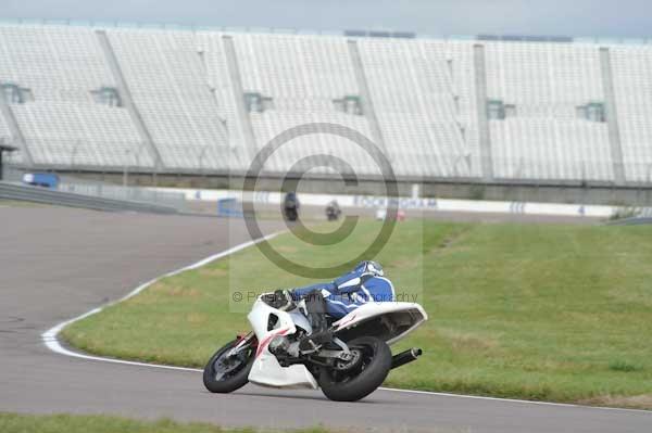 Motorcycle action photographs;Rockingham;Rockingham photographs;Trackday digital images;event digital images;eventdigitalimages;no limits trackday;peter wileman photography;rockingham corby northamptonshire;trackday;trackday photos