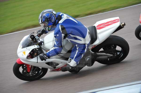 Motorcycle action photographs;Rockingham;Rockingham photographs;Trackday digital images;event digital images;eventdigitalimages;no limits trackday;peter wileman photography;rockingham corby northamptonshire;trackday;trackday photos