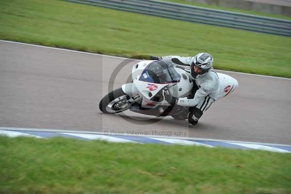 Motorcycle action photographs;Rockingham;Rockingham photographs;Trackday digital images;event digital images;eventdigitalimages;no limits trackday;peter wileman photography;rockingham corby northamptonshire;trackday;trackday photos