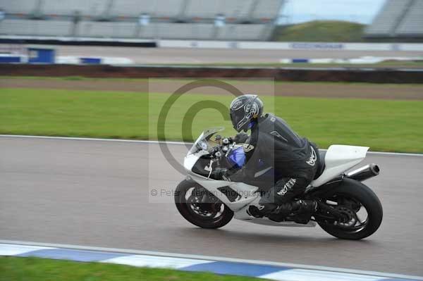 Motorcycle action photographs;Rockingham;Rockingham photographs;Trackday digital images;event digital images;eventdigitalimages;no limits trackday;peter wileman photography;rockingham corby northamptonshire;trackday;trackday photos