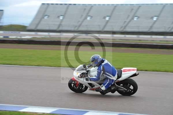 Motorcycle action photographs;Rockingham;Rockingham photographs;Trackday digital images;event digital images;eventdigitalimages;no limits trackday;peter wileman photography;rockingham corby northamptonshire;trackday;trackday photos