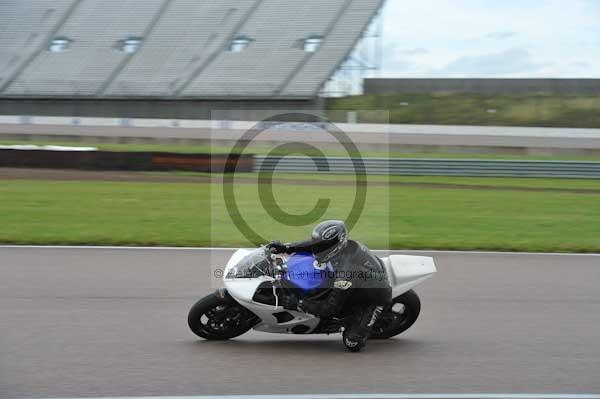 Motorcycle action photographs;Rockingham;Rockingham photographs;Trackday digital images;event digital images;eventdigitalimages;no limits trackday;peter wileman photography;rockingham corby northamptonshire;trackday;trackday photos