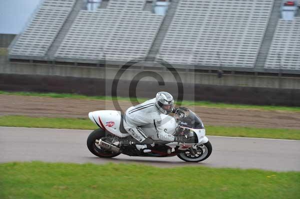 Motorcycle action photographs;Rockingham;Rockingham photographs;Trackday digital images;event digital images;eventdigitalimages;no limits trackday;peter wileman photography;rockingham corby northamptonshire;trackday;trackday photos