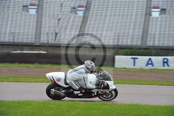 Motorcycle action photographs;Rockingham;Rockingham photographs;Trackday digital images;event digital images;eventdigitalimages;no limits trackday;peter wileman photography;rockingham corby northamptonshire;trackday;trackday photos