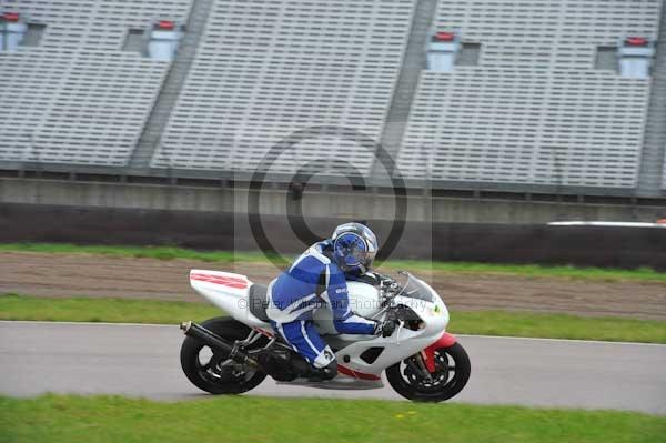 Motorcycle action photographs;Rockingham;Rockingham photographs;Trackday digital images;event digital images;eventdigitalimages;no limits trackday;peter wileman photography;rockingham corby northamptonshire;trackday;trackday photos