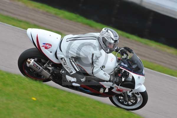 Motorcycle action photographs;Rockingham;Rockingham photographs;Trackday digital images;event digital images;eventdigitalimages;no limits trackday;peter wileman photography;rockingham corby northamptonshire;trackday;trackday photos