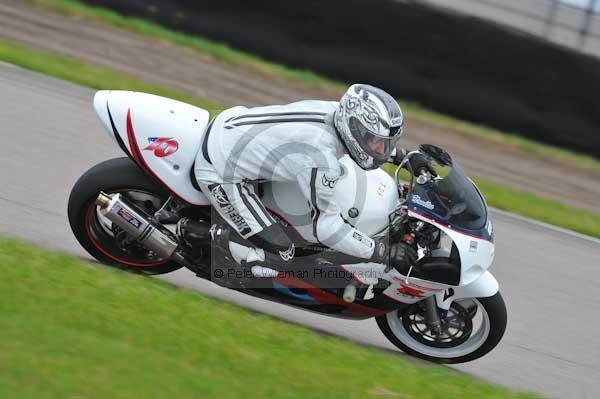 Motorcycle action photographs;Rockingham;Rockingham photographs;Trackday digital images;event digital images;eventdigitalimages;no limits trackday;peter wileman photography;rockingham corby northamptonshire;trackday;trackday photos