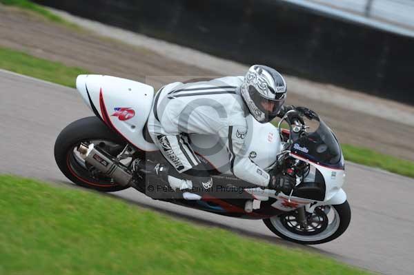 Motorcycle action photographs;Rockingham;Rockingham photographs;Trackday digital images;event digital images;eventdigitalimages;no limits trackday;peter wileman photography;rockingham corby northamptonshire;trackday;trackday photos