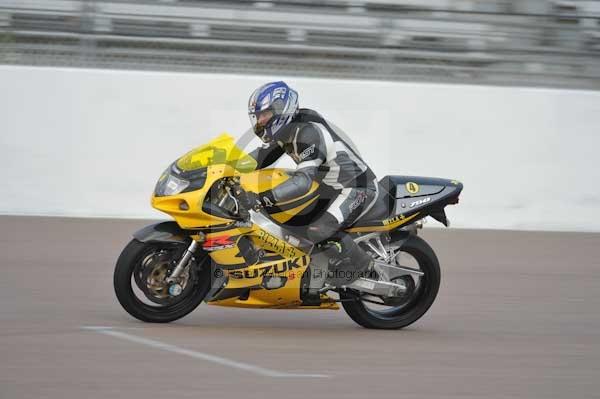 Motorcycle action photographs;Rockingham;Rockingham photographs;Trackday digital images;event digital images;eventdigitalimages;no limits trackday;peter wileman photography;rockingham corby northamptonshire;trackday;trackday photos