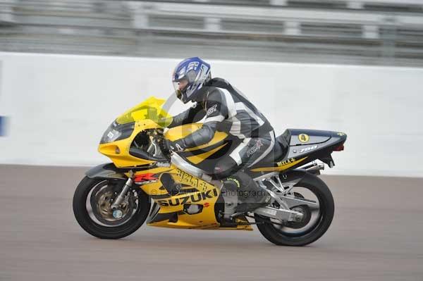 Motorcycle action photographs;Rockingham;Rockingham photographs;Trackday digital images;event digital images;eventdigitalimages;no limits trackday;peter wileman photography;rockingham corby northamptonshire;trackday;trackday photos