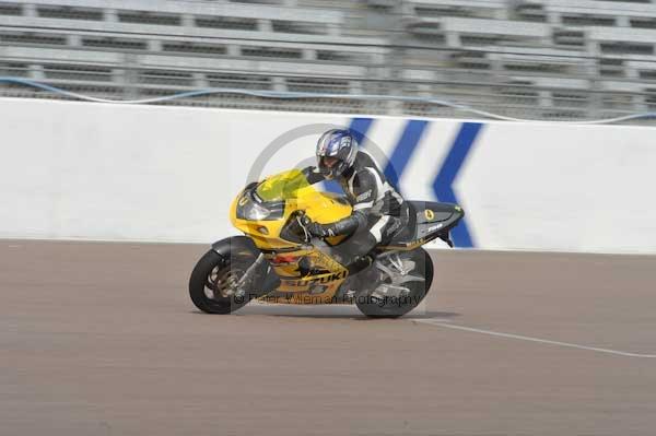 Motorcycle action photographs;Rockingham;Rockingham photographs;Trackday digital images;event digital images;eventdigitalimages;no limits trackday;peter wileman photography;rockingham corby northamptonshire;trackday;trackday photos